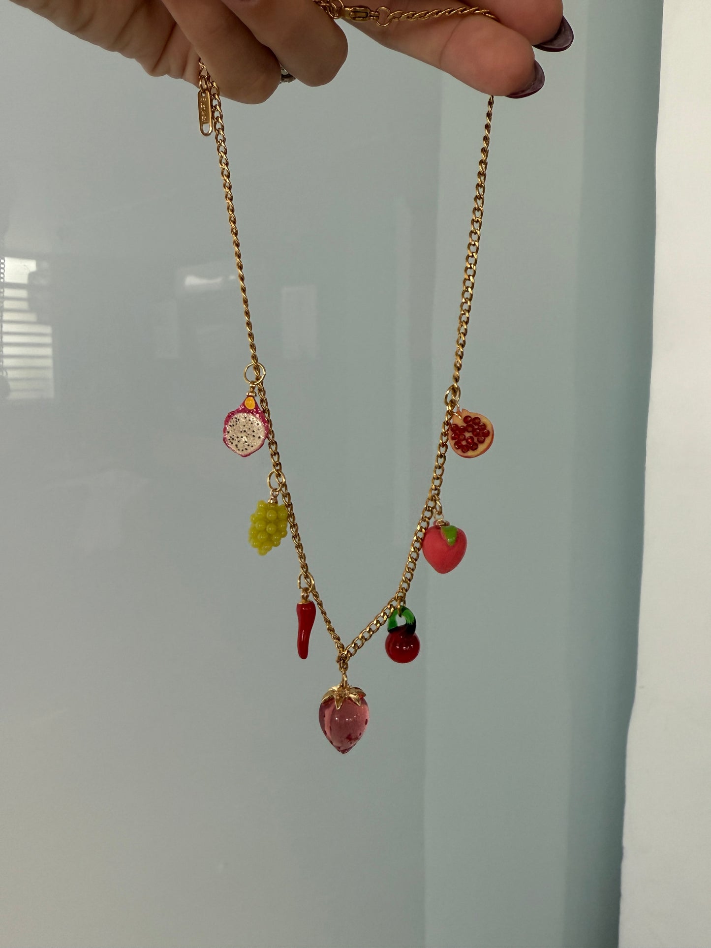 Las frutas Charm Necklace