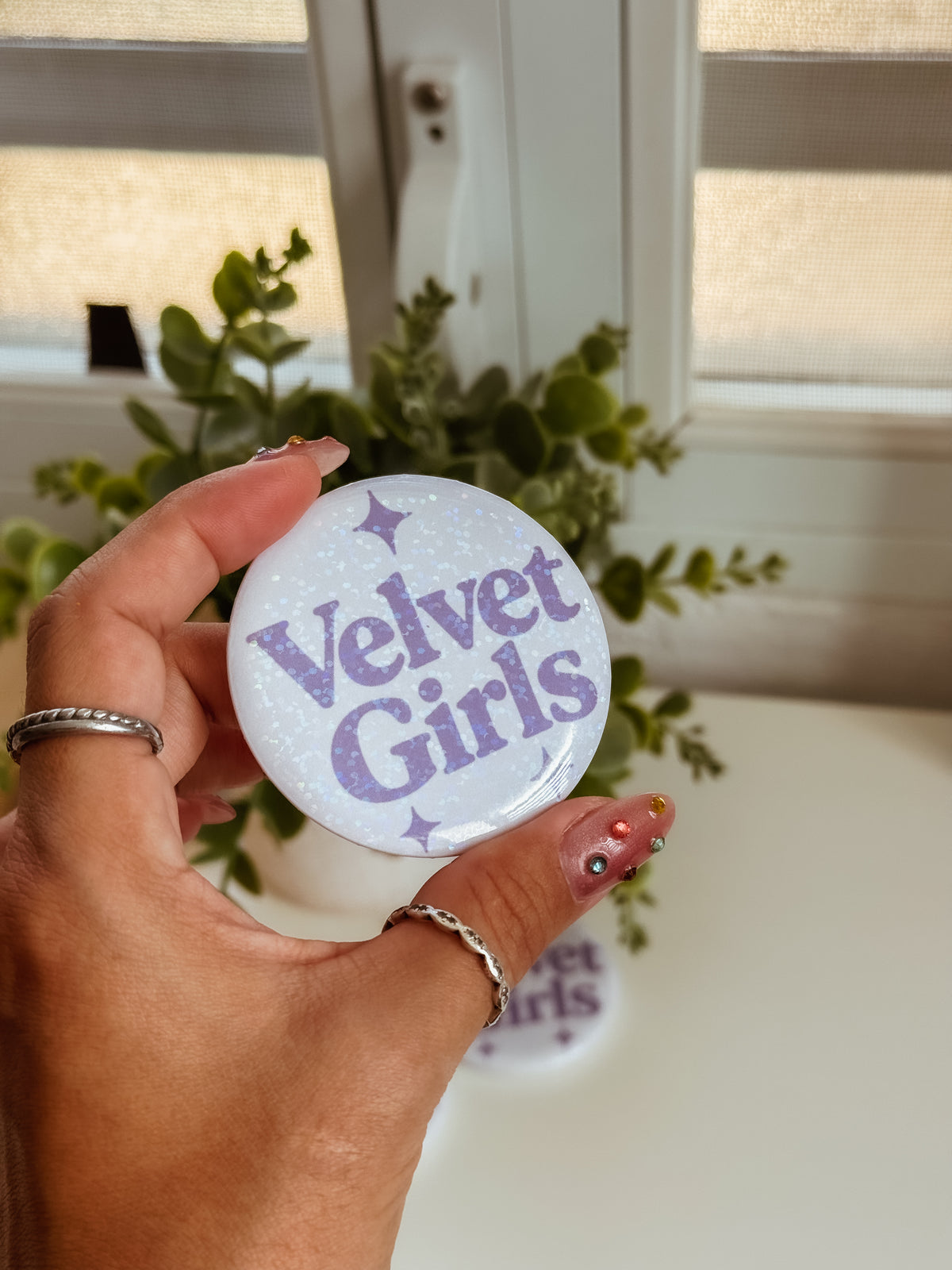 Velvet girls pin