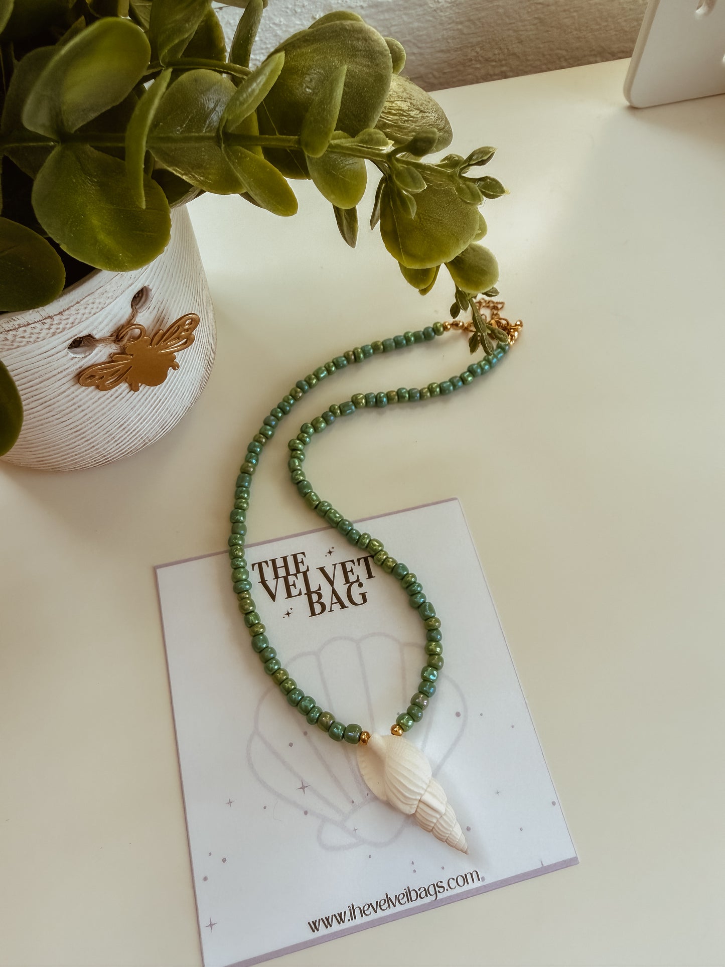 Vacation Choker