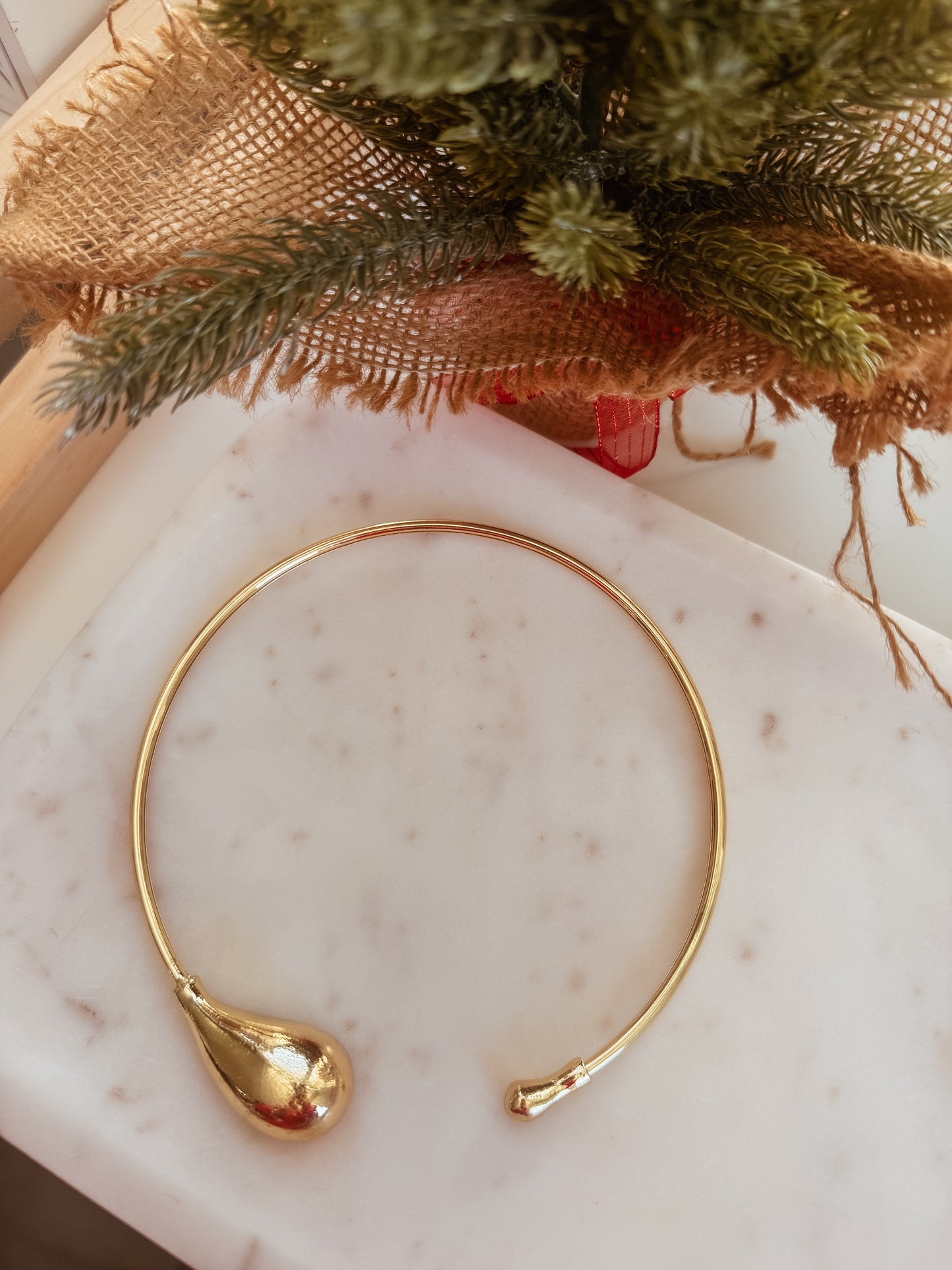 Drop Choker Necklace