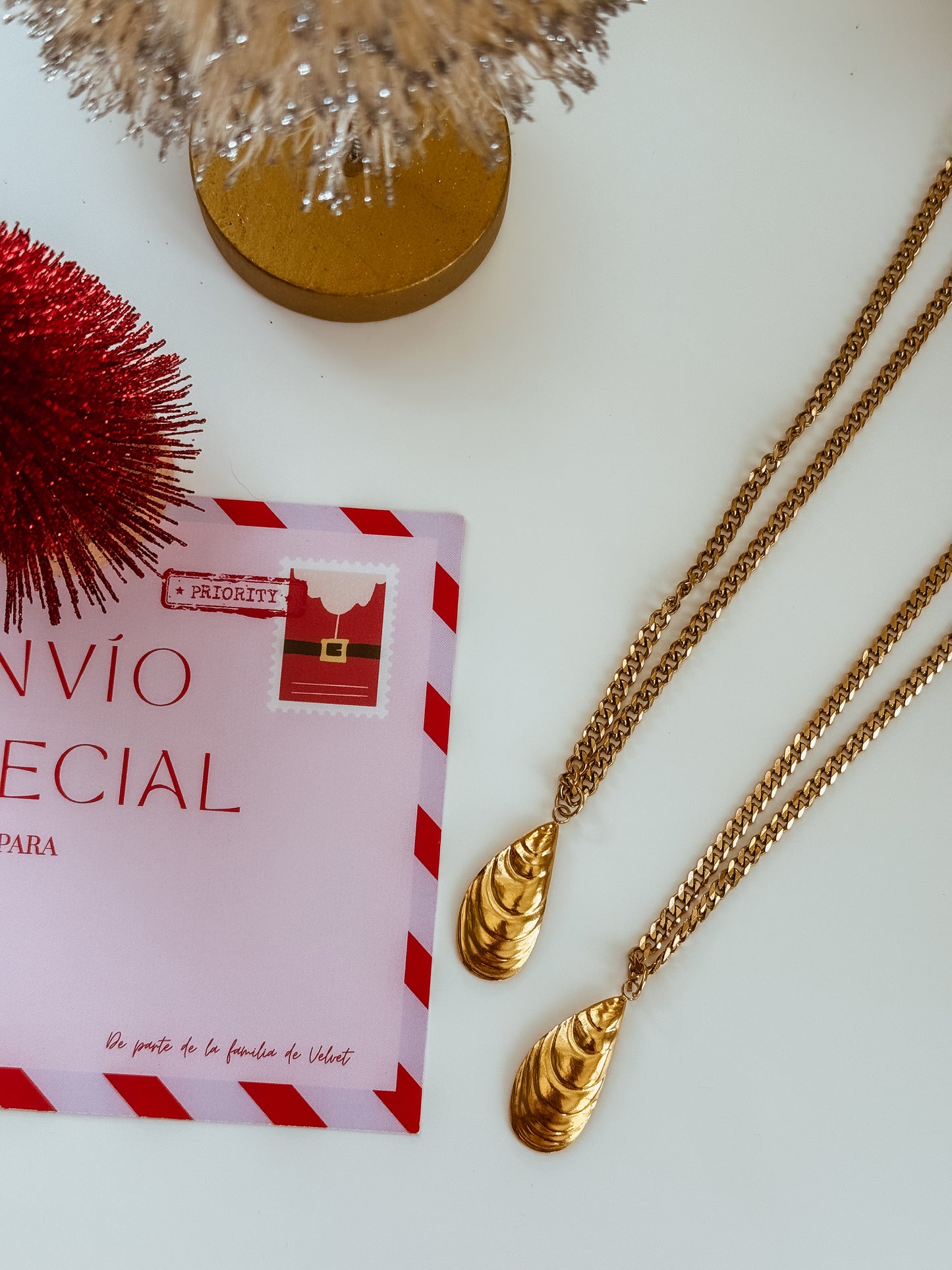 La Concha Cuban Necklace