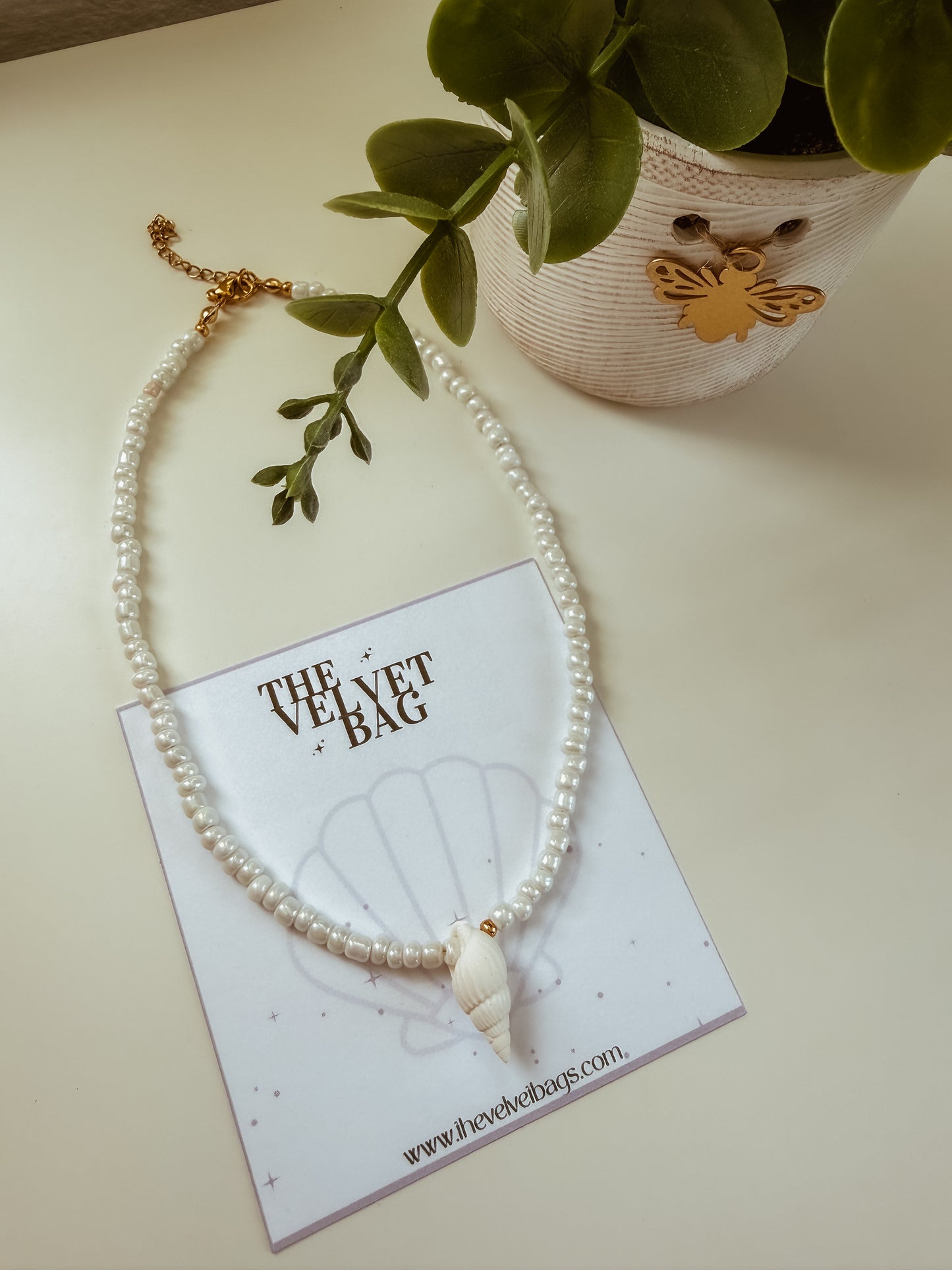 Vacation Choker