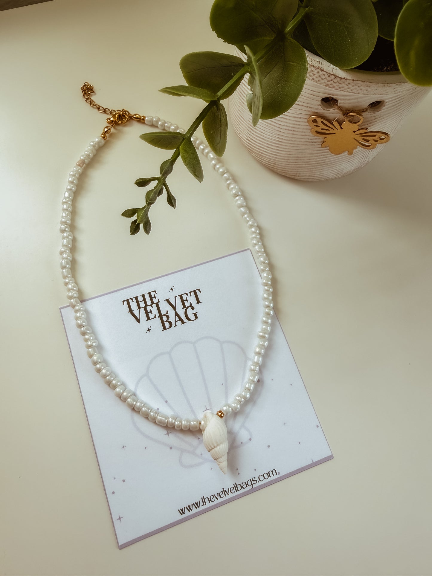 Vacation Choker