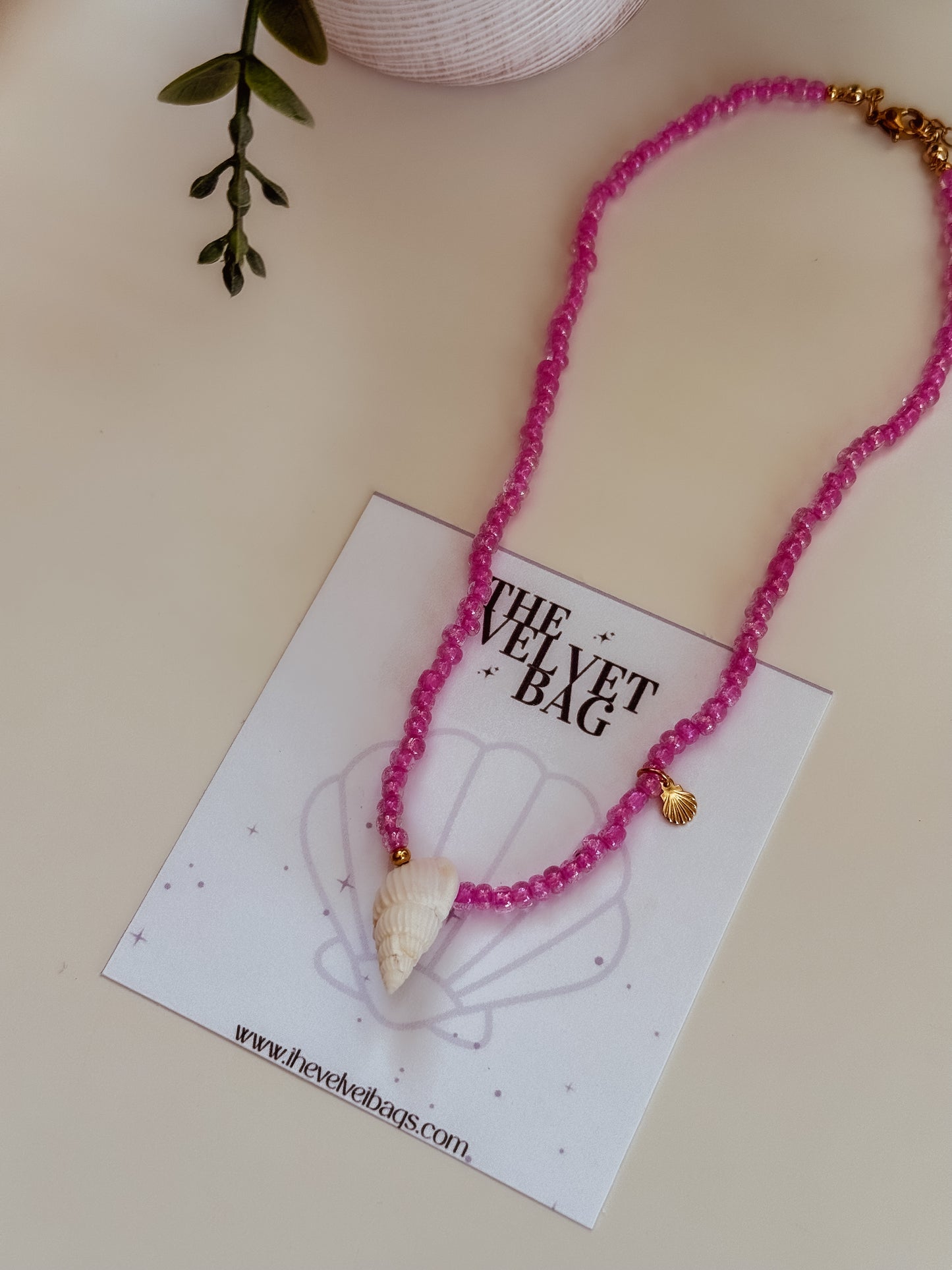 Vacation Choker