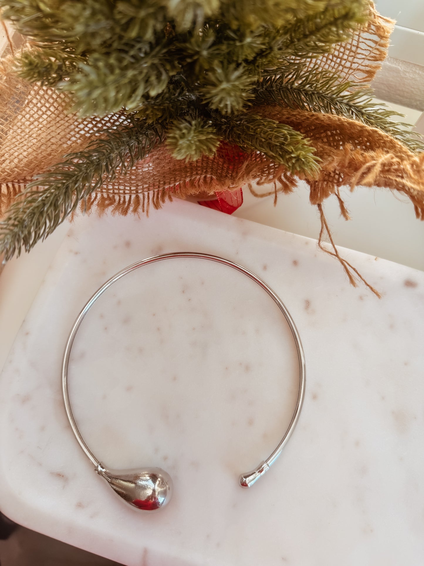 Drop Choker Necklace