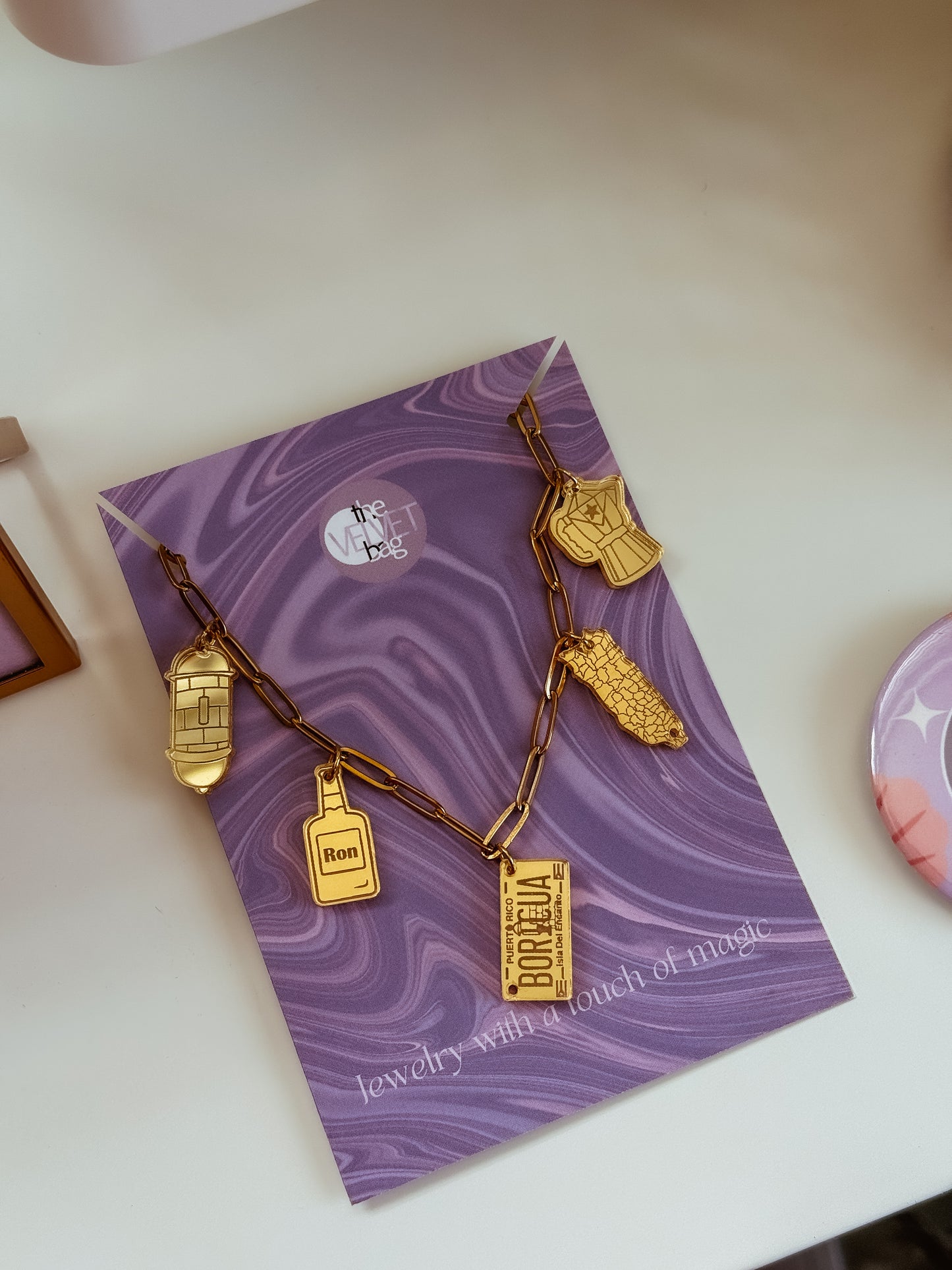 Cafe con Ron Necklace